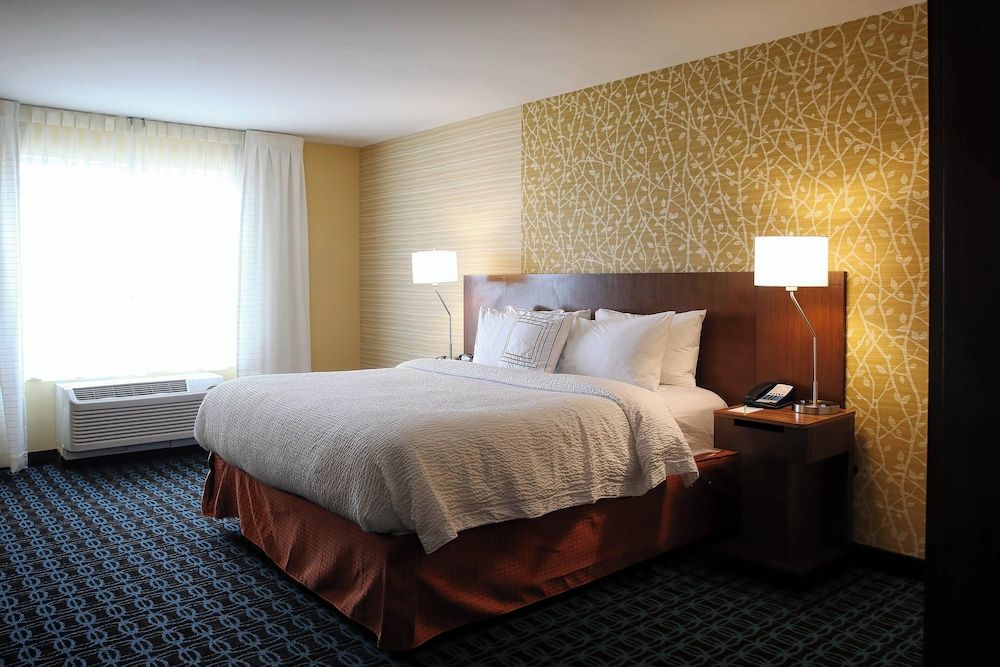Room, 1 King Bed, Non Smoking (Mobility Accessible, Transfer Shower)