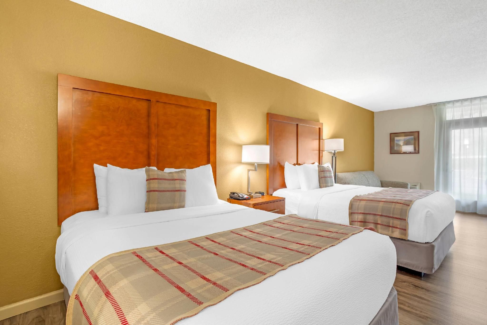 2 Queen Beds, Nonsmoking, Accessible