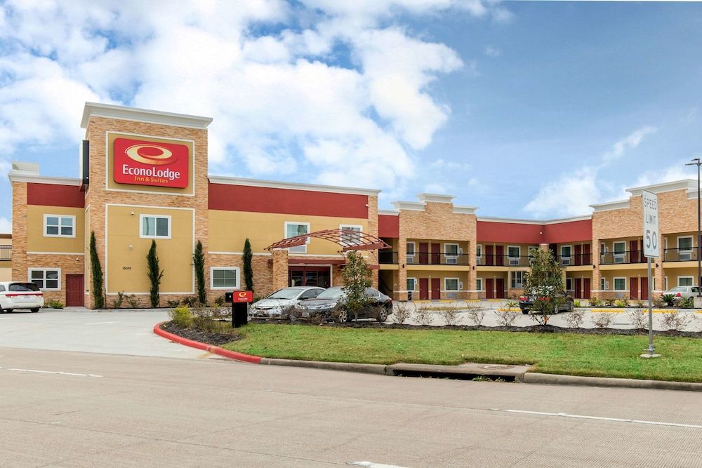 undefined Econo Lodge Inn & Suites Houston Willowbrook 6
