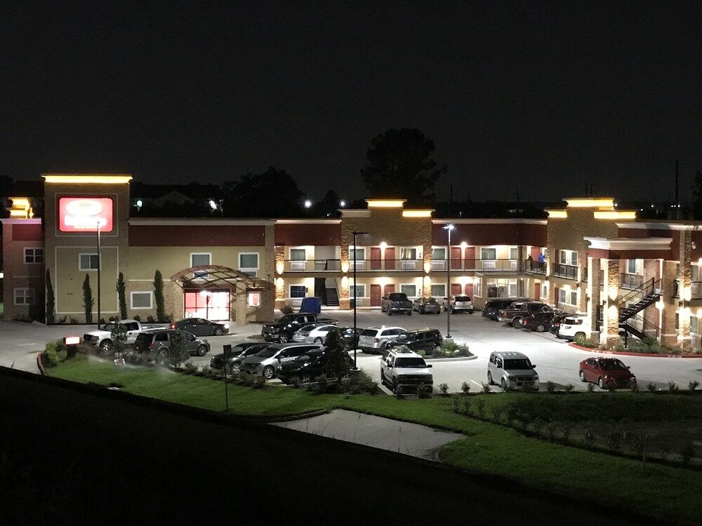 undefined Econo Lodge Inn & Suites Houston Willowbrook 9