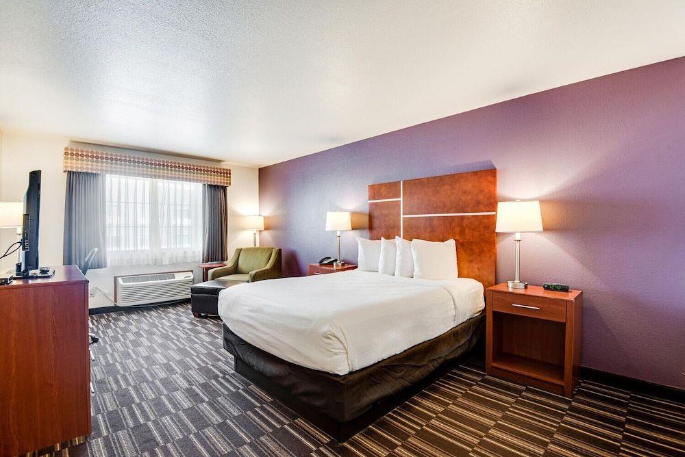 Standard Room, 1 King Bed, Accessible