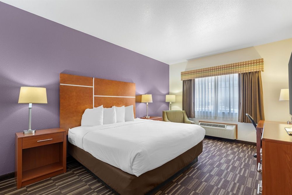 Best Western Firestone Inn & Suites Standard Room, 1 King Bed 2