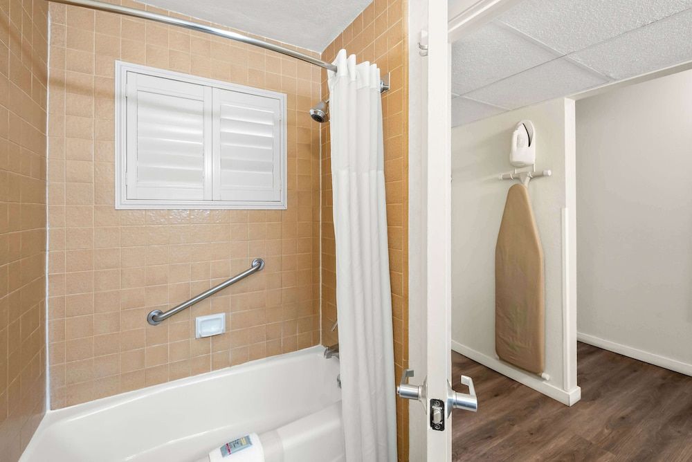 Best Western Stagecoach Inn Standard Room, 2 Double Beds, Non Smoking, Refrigerator 5