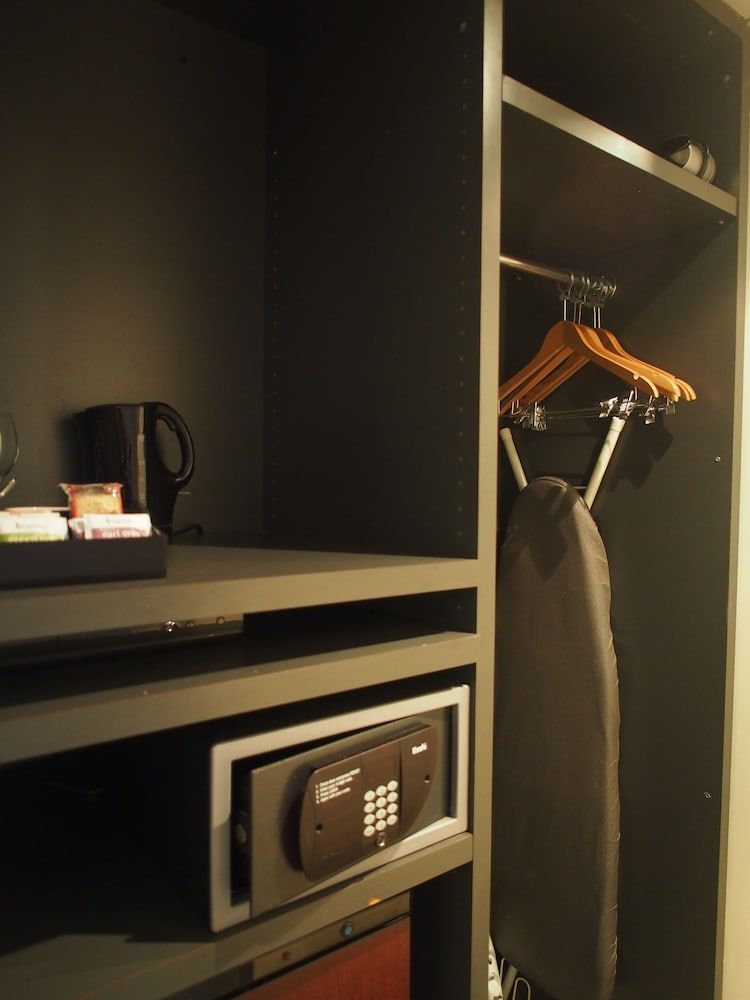 Kirketon Hotel Sydney Standard Room 5