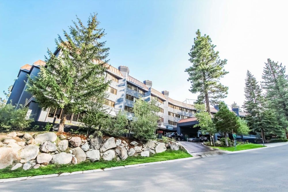 undefined Hilton Vacation Club Tahoe Seasons Lake Tahoe 4
