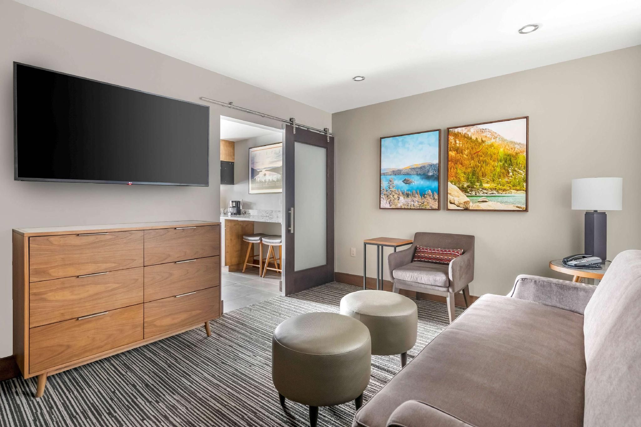 1 Bedroom Queen Suite with Acc Roll-in-Shower