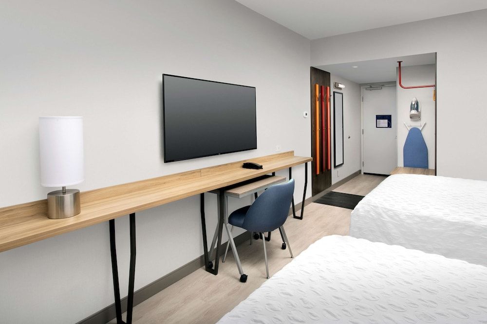 Room, 2 Queen Beds, Accessible (Hearing)