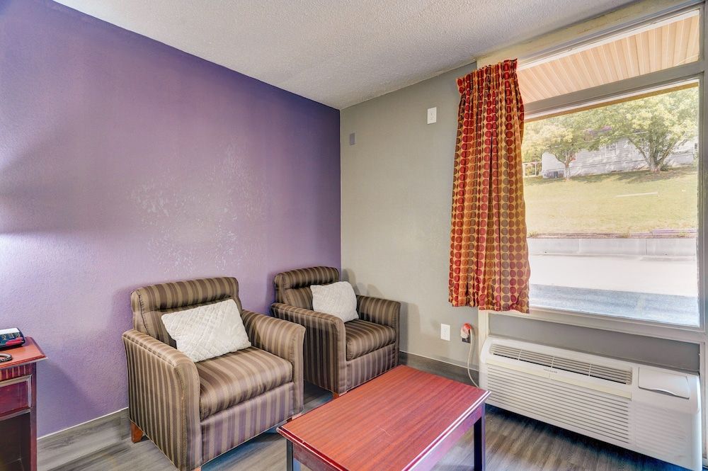 Budget Inn Ellijay Room, 1 King Bed, Non Smoking 7