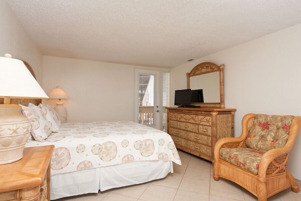 Condo, 3 Bedrooms, #985