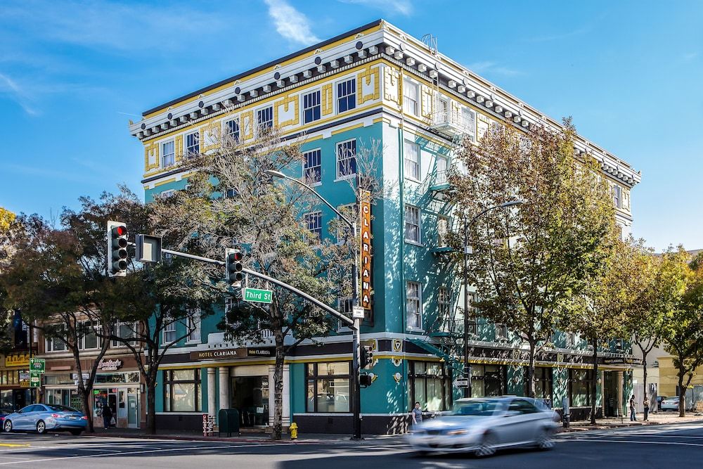 undefined Hotel Clariana 4