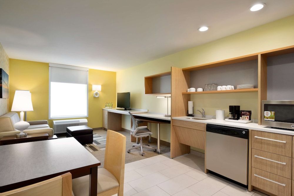 Suite, 1 Queen Bed, Accessible, Non Smoking