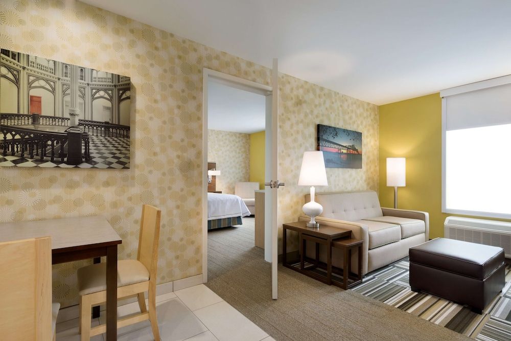 Suite, 1 Queen Bed, Accessible, Non Smoking