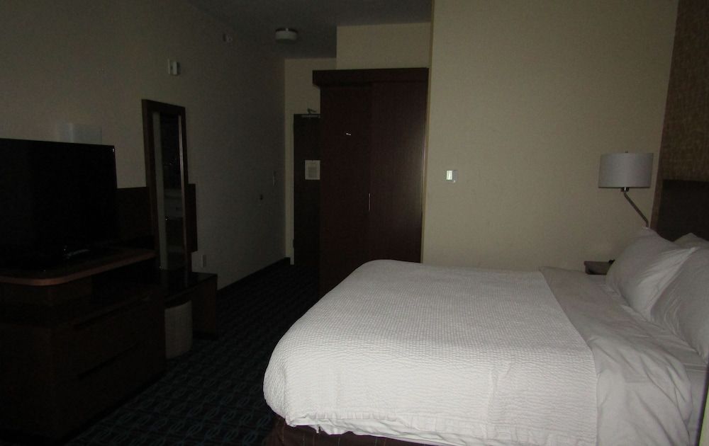 Room, 1 King Bed, Non Smoking (Hearing Accessible)