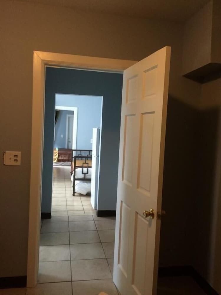 HC-127 Beach Haus Comfort Apartment, Kitchen, Beachside 6