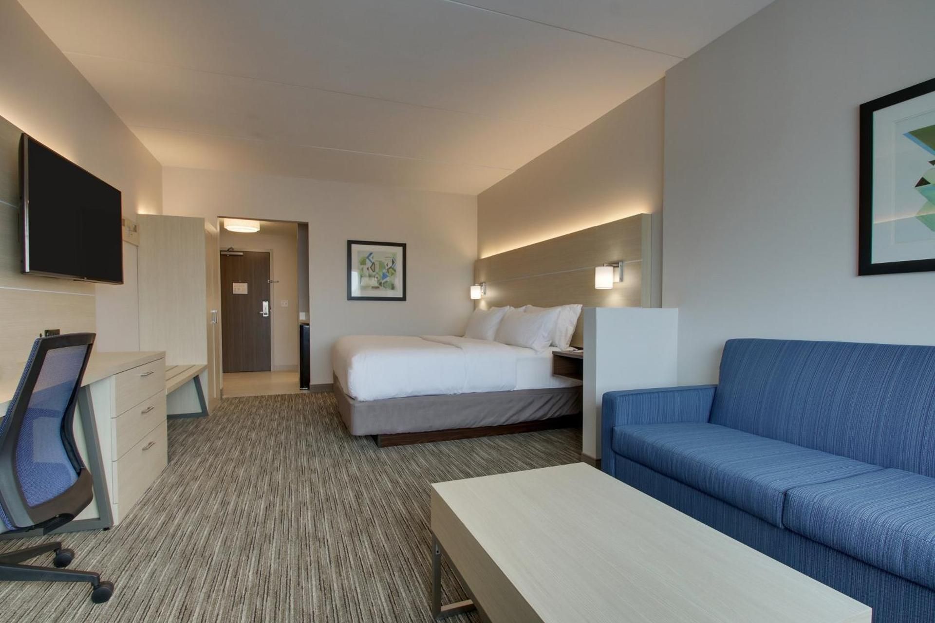 1 King Bed Suite