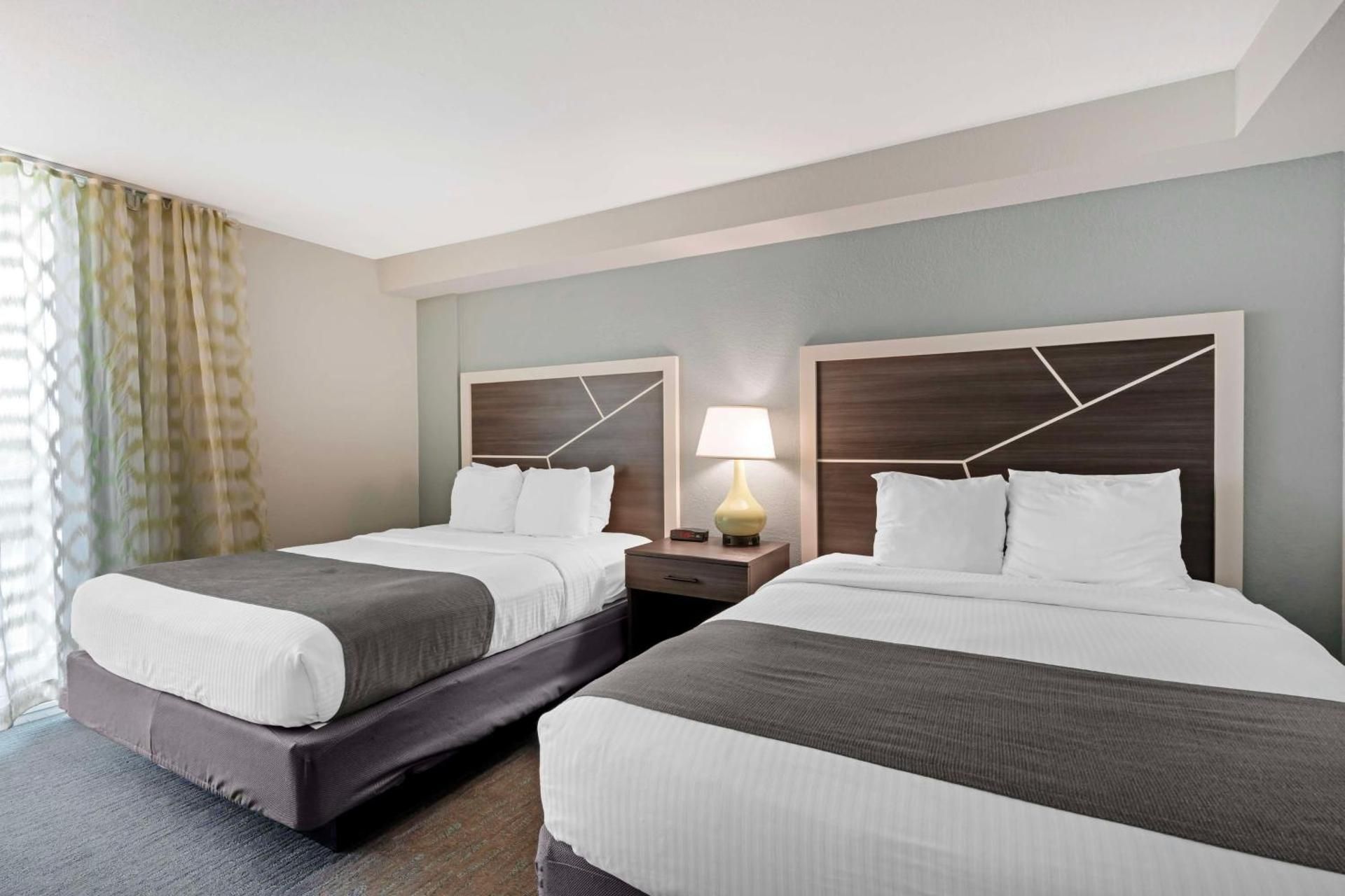 2 Queen Beds, Nonsmoking, Ocean Front, Kitchen, Balcony