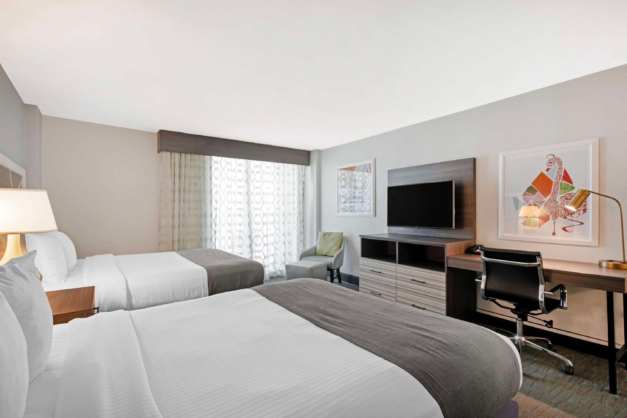 2 Queen Beds, Non-Smoking, Kitchenette, City View, Balcony, Full Breakfast