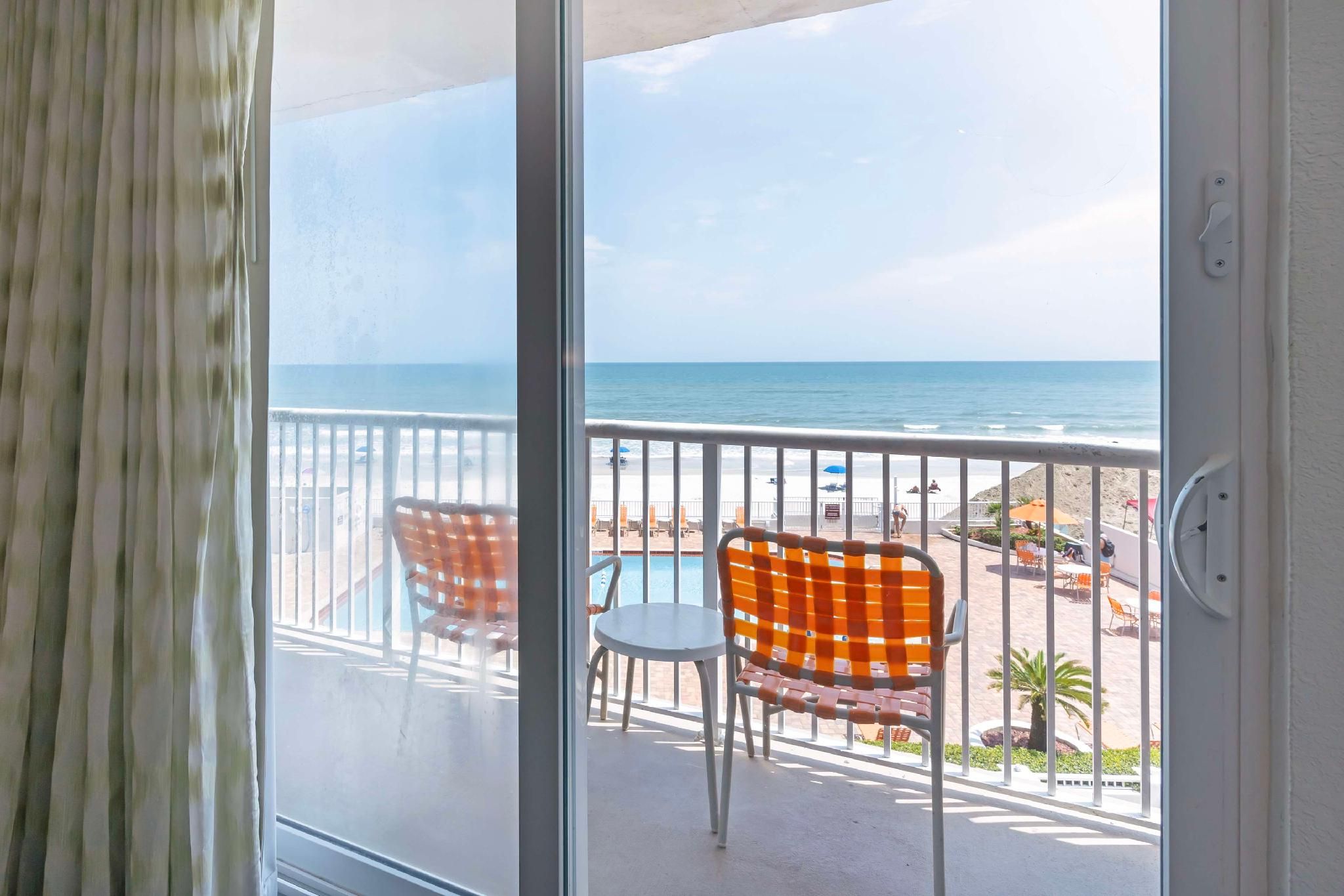 1 King Bed, Nonsmoking, Ocean Front, Balcony