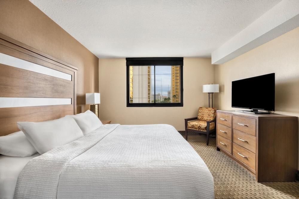The Carriage House Deluxe King Room 3