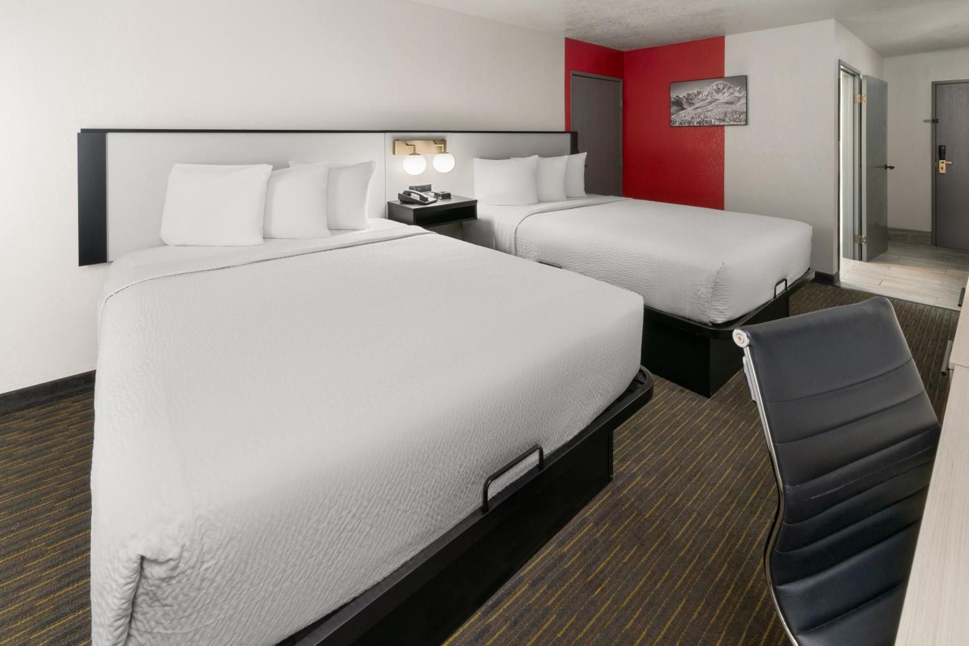 2 Queen Beds, Mobility Accessible Room, Roll-In Shower, Non-Smoking
