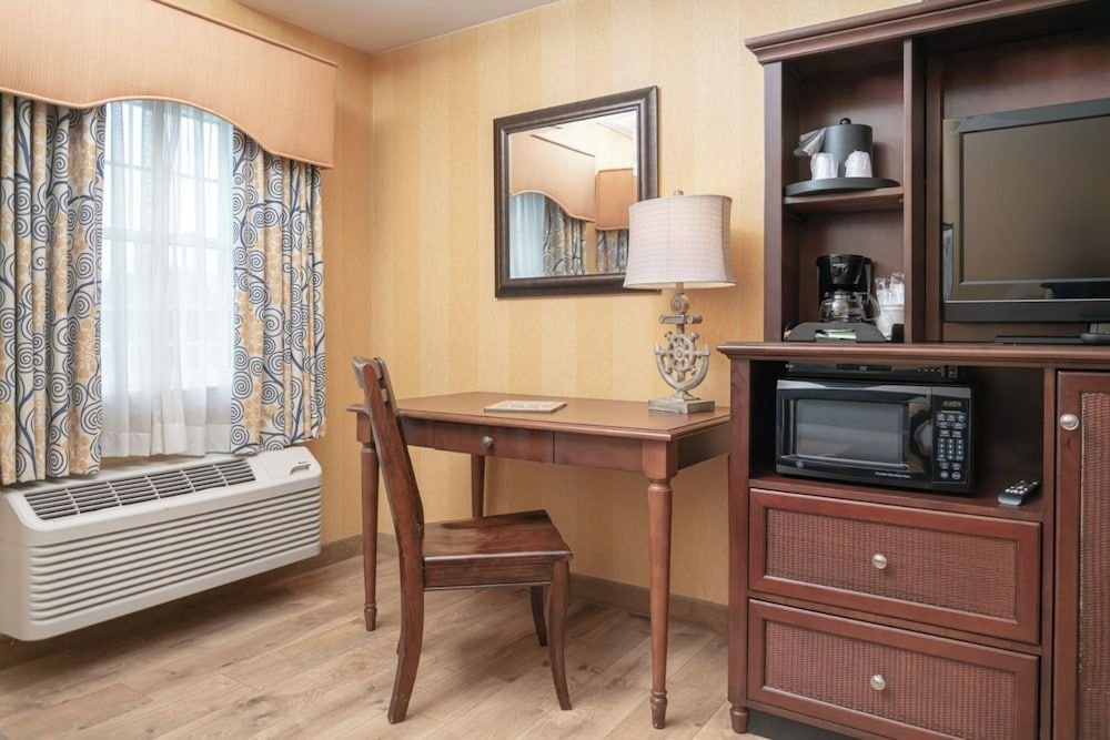 Fulton Steamboat Inn Standard Room, 2 Queen Beds 7