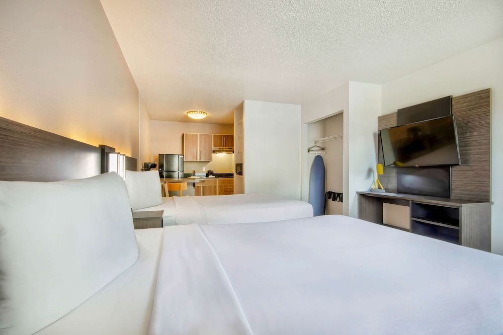 Standard Room, 2 Queen Beds, Non Smoking