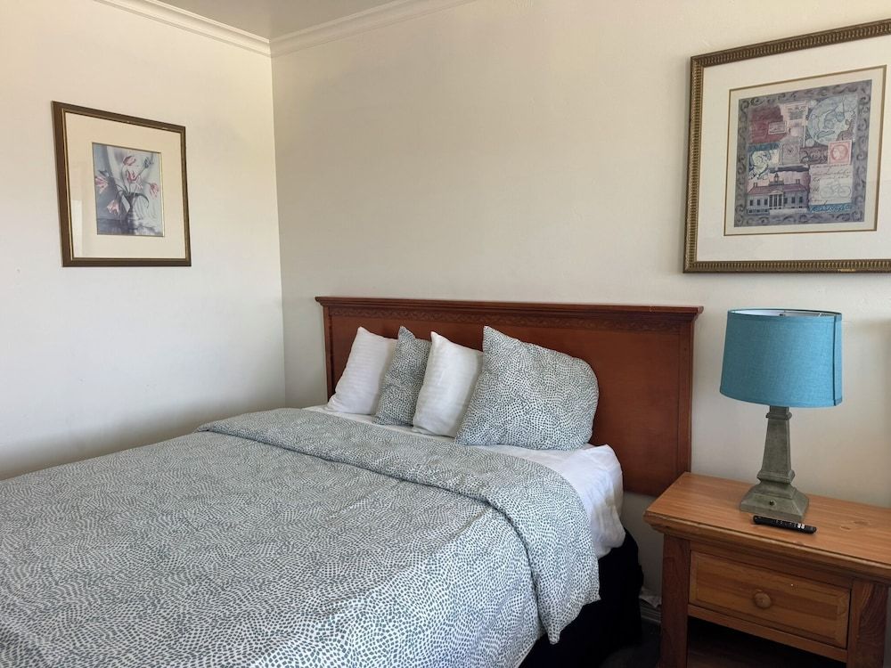 The Shores Inn and Beach Houses Room, 2 Queen Beds 13