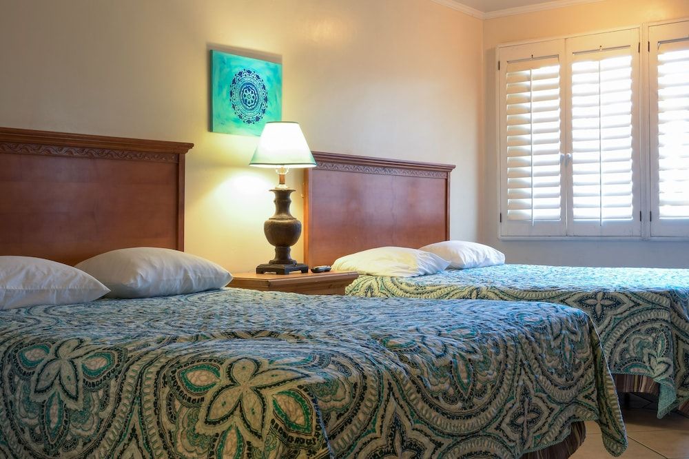 The Shores Inn and Beach Houses Room, 2 Queen Beds 3