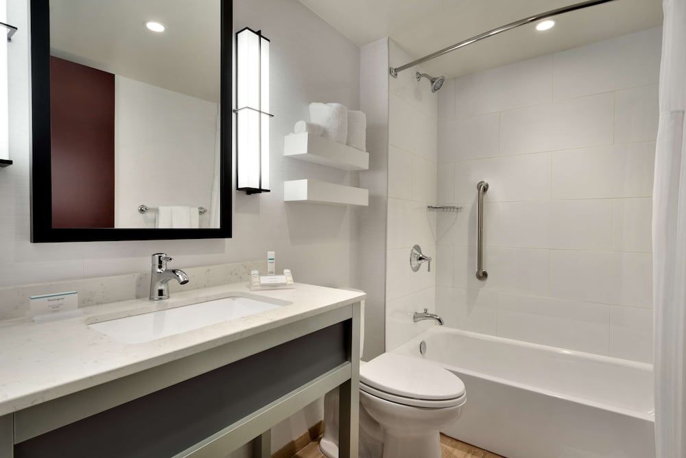 undefined Hilton Garden Inn New York Times Square South 8