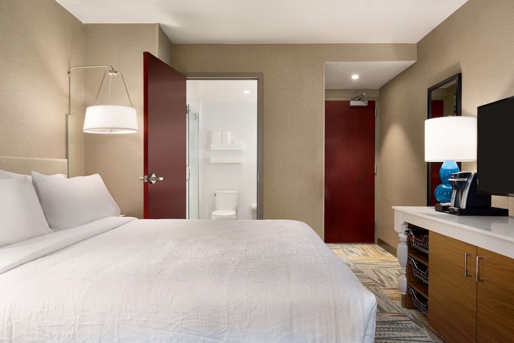 Room, 1 King Bed, Balcony