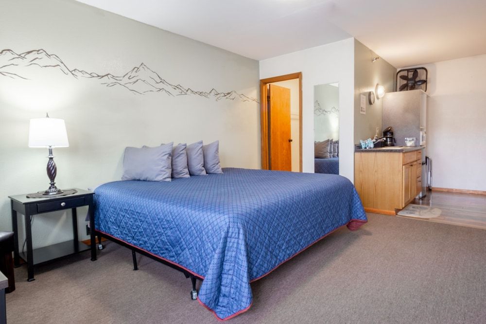 Standard Room, 1 King Bed