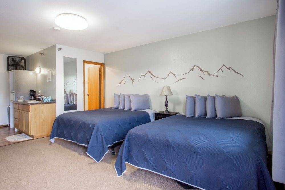 Standard Room, 2 Queen Bed, Pet Friendly