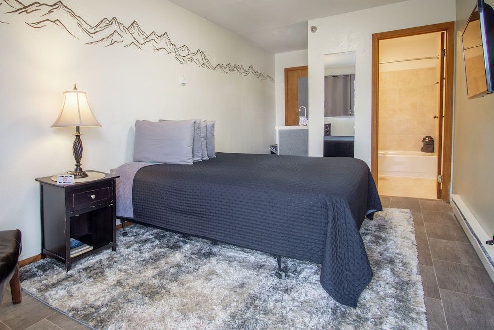 Standard Room, 1 Queen Bed, Pet Friendly