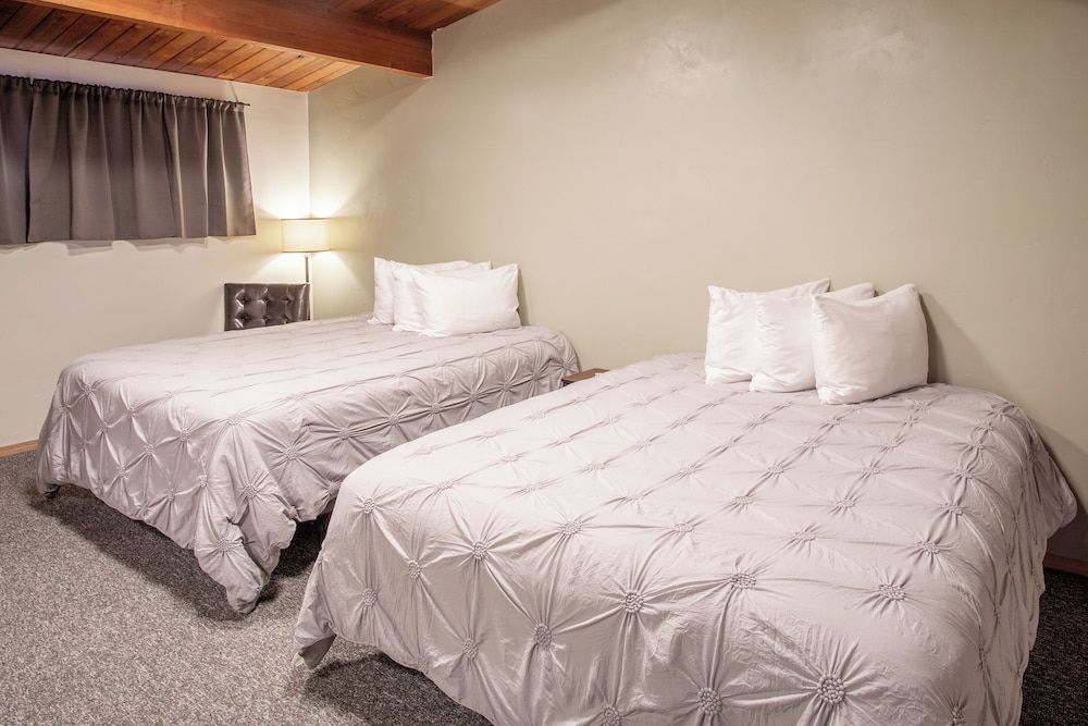 Premium Cabin, 2 Queen Beds