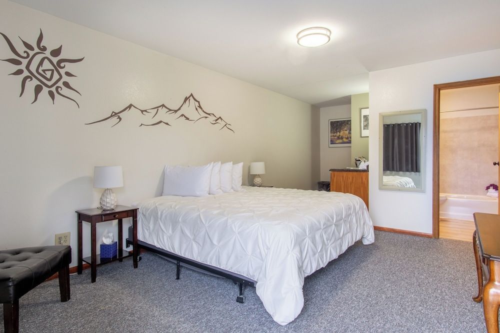 Standard Room, 1 Queen Bed, Mountain View