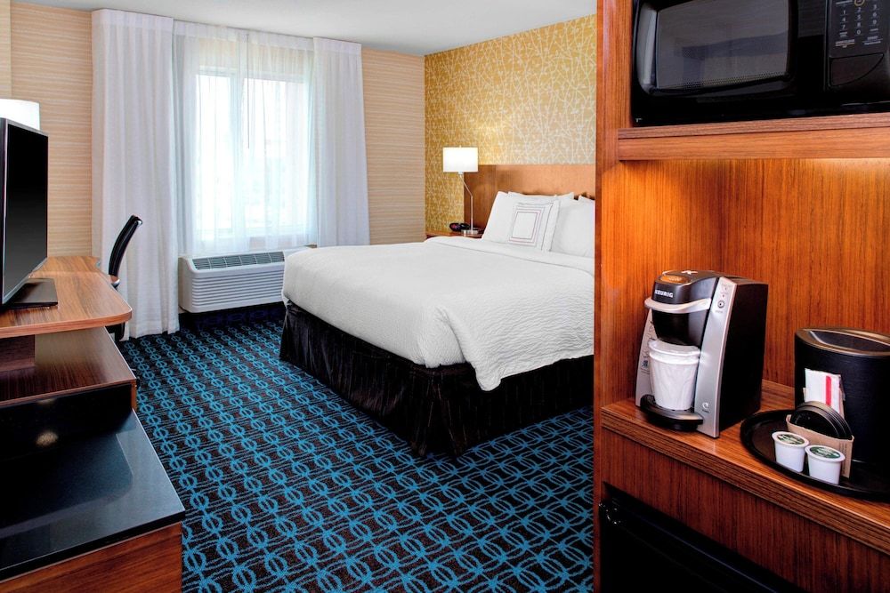 Room, 1 King Bed (Hearing Accessible)