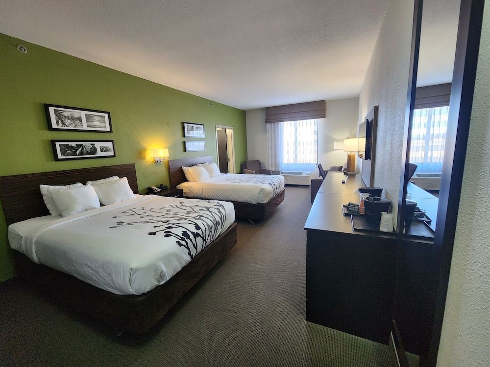 Suite, 2 Queen Beds, Non Smoking (Upgrade)
