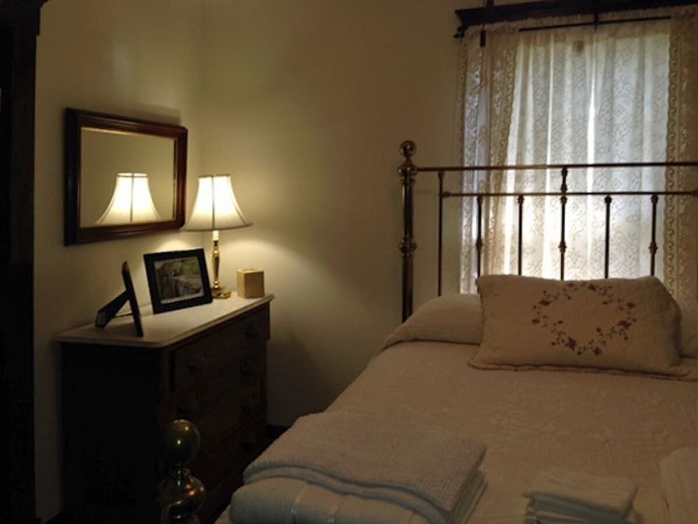 Family Suite (Salt Lick and Amblersburg Suite #2&3)