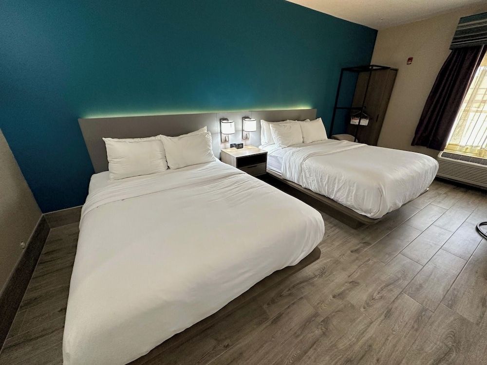 Suite, Multiple Beds, Hearing Accessible, Non Smoking