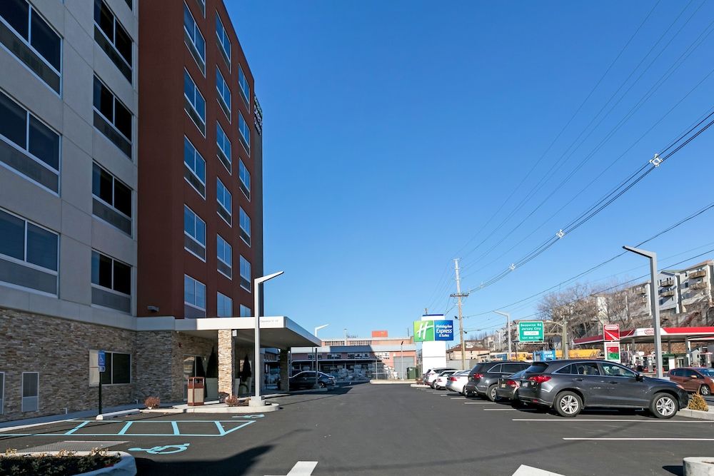 undefined Holiday Inn Express & Suites Jersey City North - Hoboken by IHG 2