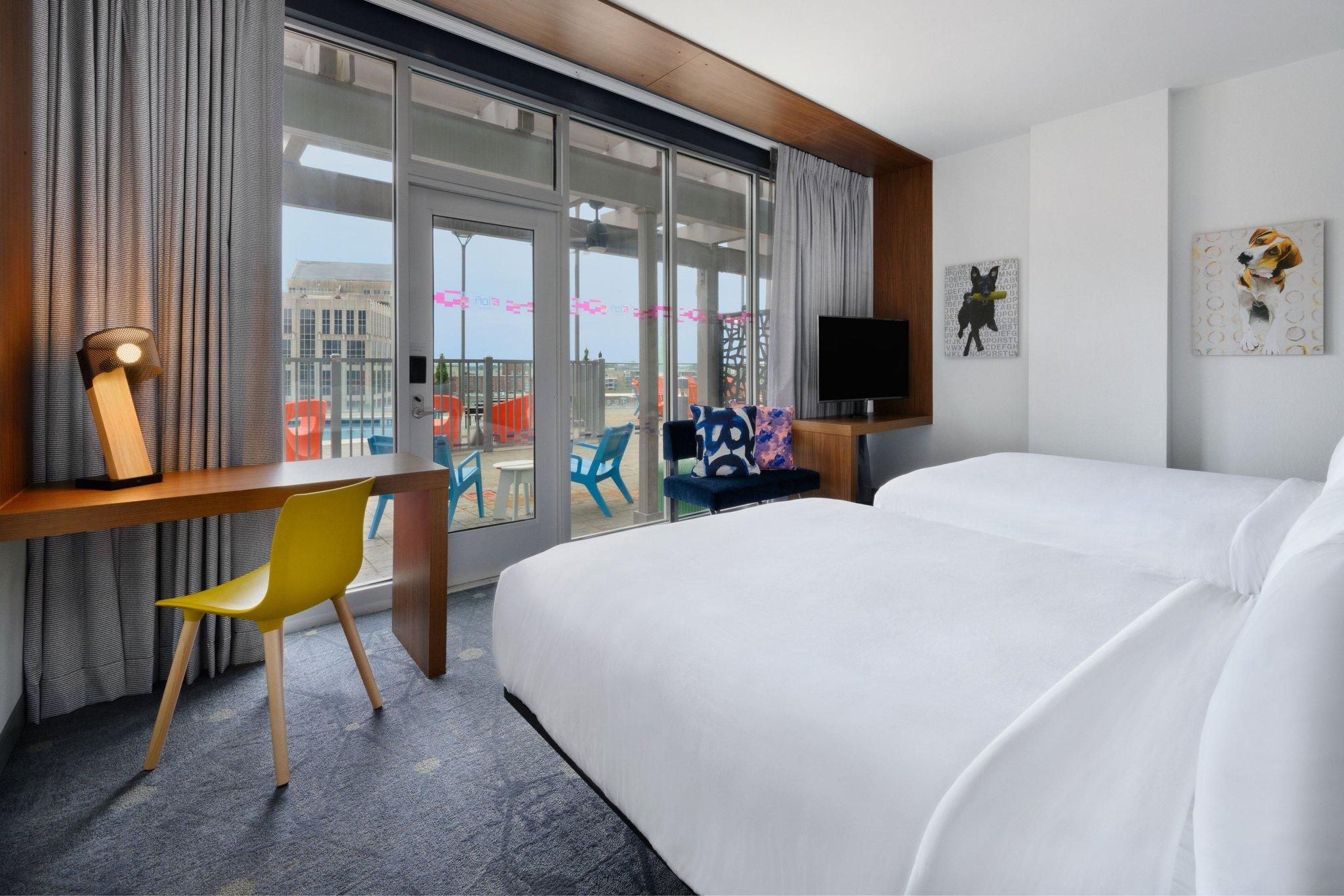 SPLASH, GUEST ROOM, 2 QUEEN, POOLSIDE, POOL CABANA