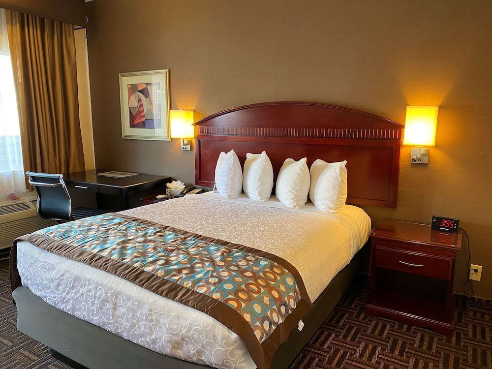 Best Western Pasadena Inn Standard Room, 1 Queen Bed, Accessible, Non Smoking 3