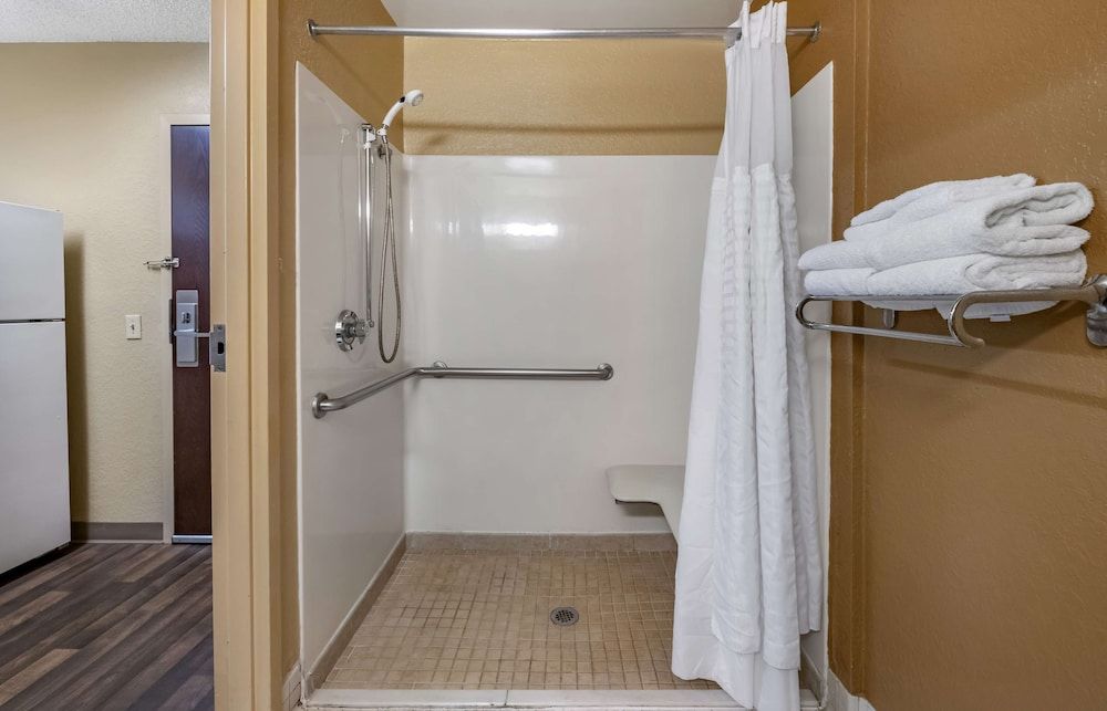 Extended Stay America Suites Orlando Theme Parks Major Blvd Studio, 1 Queen Bed, Accessible, Non Smoking 2