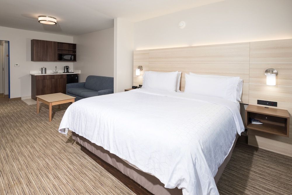 Standard Room, 1 King Bed, Accessible (Mobility)