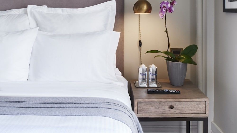 HGU New York Standard Room, 1 King Bed