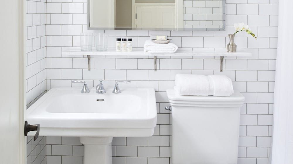 HGU New York Standard Room, 1 King Bed 4