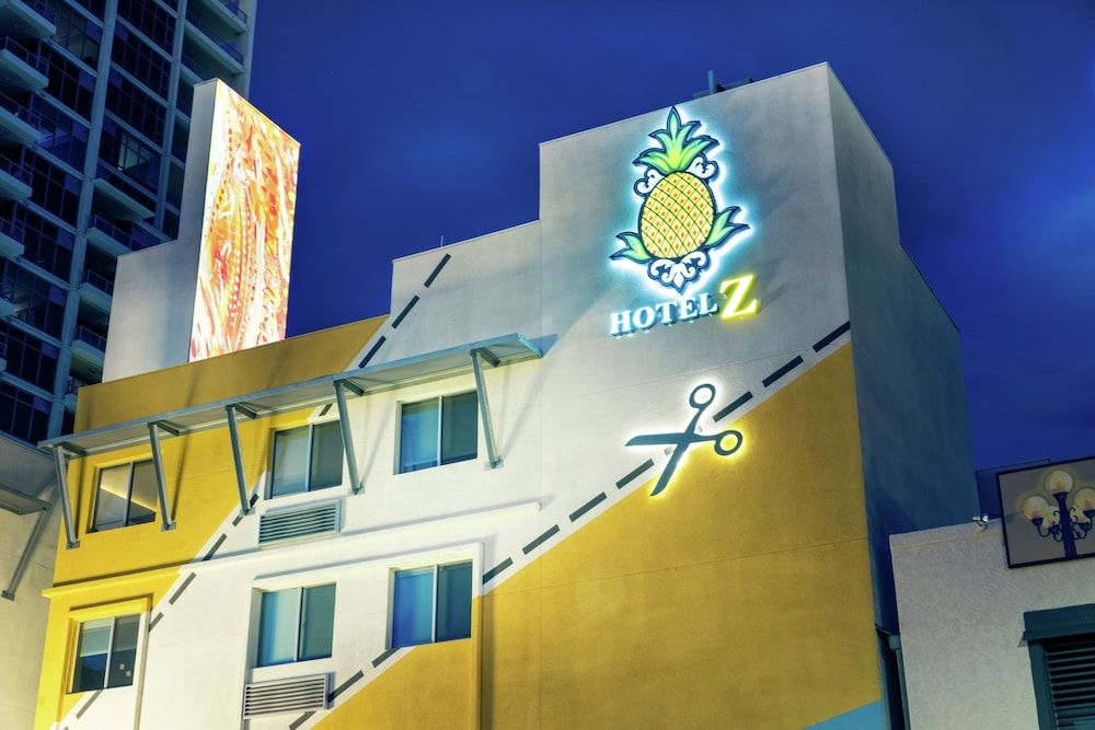 undefined Staypineapple, Hotel Z, Gaslamp San Diego 10