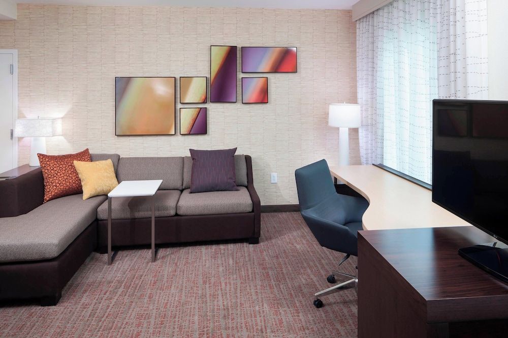 Residence Inn by Marriott Near Universal Orlando™ Studio Suite, 1 King Bed with Sofa bed, Non Smoking (Mobility Accessible, Tub) 6