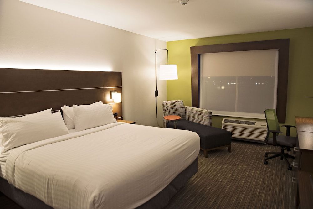 Standard Room, 1 King Bed