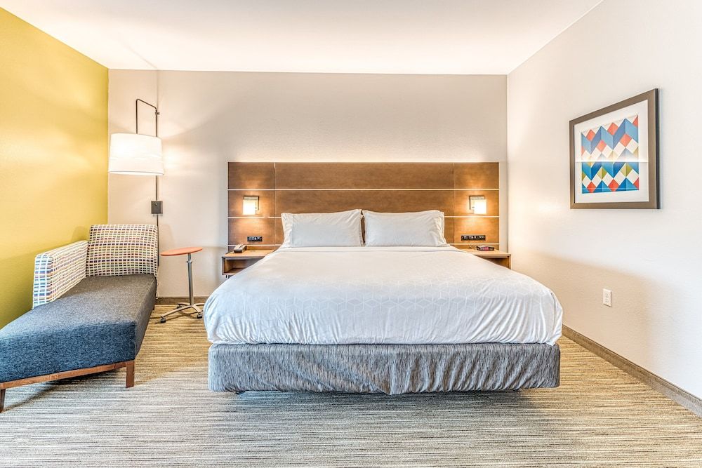 Standard Room, 1 King Bed